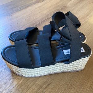 Steve Madden black platform sandal wedge size 7
